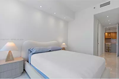 100 S Pointe Dr #910, Miami Beach, FL 33139 - Photo 36