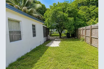 740 NW 130th St, North Miami, FL 33168 - Photo 14