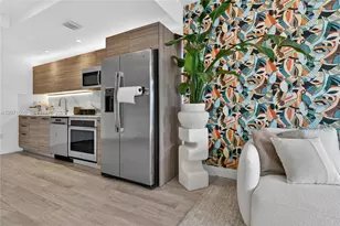 121 NE 34th St, Miami, FL 33137 - Photo 10