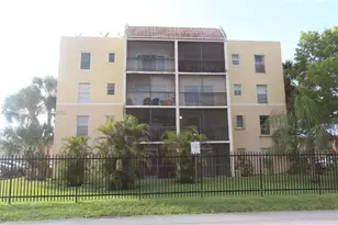 8005 Lake Dr, Doral, FL 33166 - Photo 24