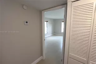 8005 Lake Dr, Doral, FL 33166 - Photo 14