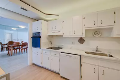 1001 91 #511, Bay Harbor Islands, FL 33154 - Photo 18