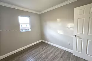 914 SW 8th Ave, Gainesville, FL 32601 - Photo 10