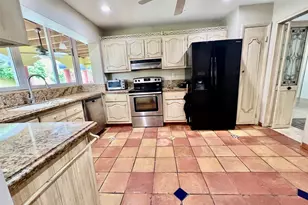 10025 SW 111th St, Miami, FL 33176 - Photo 4