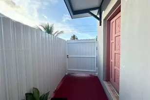 3054 NW 18th St, Miami, FL 33125 - Photo 10