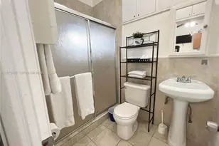 3054 NW 18th St, Miami, FL 33125 - Photo 6