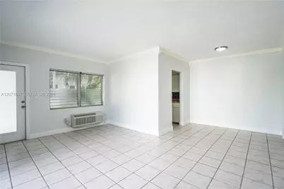 7640 Carlyle Ave #7A, Miami Beach, FL 33141 - Photo 4