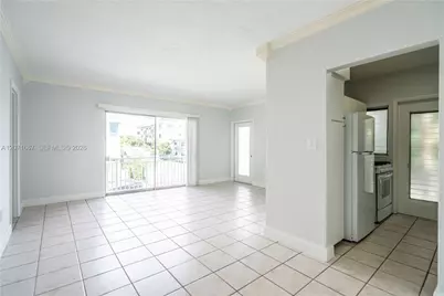 7640 Carlyle Ave #7A, Miami Beach, FL 33141 - Photo 2