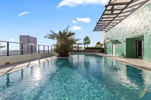 11 NE 6th St, Miami, FL 33132 - Photo 12