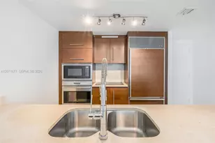 475 Brickell Ave, Miami, FL 33131 - Photo 10