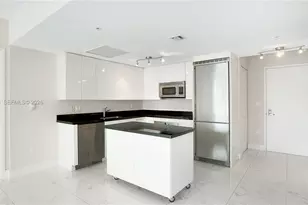 92 SW 3rd St, Miami, FL 33130 - Photo 2
