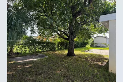 1240 W 26th Ct, Riviera Beach, FL 33404 - Photo 4