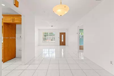 4700 NW 41st Pl, Lauderdale Lakes, FL 33319 - Photo 12