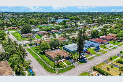 4700 NW 41st Pl, Lauderdale Lakes, FL 33319 - Photo 38