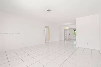 4700 NW 41st Pl, Lauderdale Lakes, FL 33319 - Photo 8