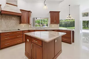 360 NE Coconut Circle, Weston, FL 33326 - Photo 14