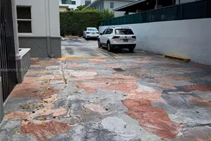 444 SW 4th St, Miami, FL 33130 - Photo 24
