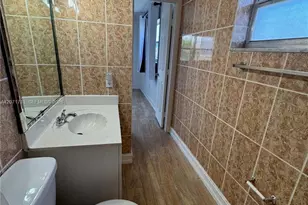 444 SW 4th St, Miami, FL 33130 - Photo 14