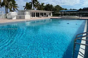 5005 Collins Ave, Miami Beach, FL 33140 - Photo 26