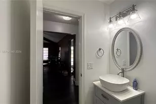 18921 W Oakmont Dr, Hialeah, FL 33015 - Photo 34