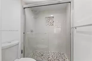 12750 SW 4th Ct, Pembroke Pines, FL 33027 - Photo 6