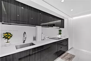 5555 Collins Ave, Miami Beach, FL 33140 - Photo 2