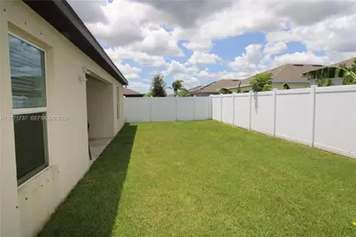5424 Fantasy Dr, Fort Pierce, FL 34947 - Photo 2