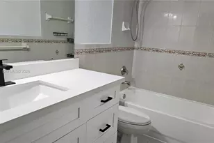 6758 NW 182nd St, Hialeah, FL 33015 - Photo 12