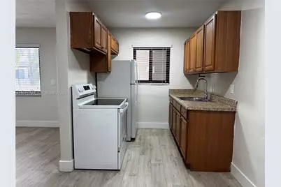 1330 W 29th St #36, Hialeah, FL 33012 - Photo 12