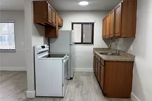 1330 W 29th St, Hialeah, FL 33012 - Photo 12