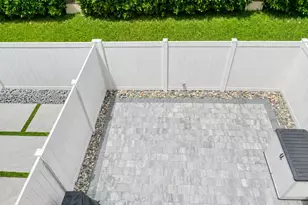 8876 W 35th Way, Hialeah, FL 33018 - Photo 26