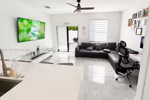 8876 W 35th Way, Hialeah, FL 33018 - Photo 6