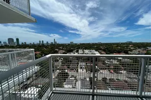900 SW 8th St, Miami, FL 33130 - Photo 14