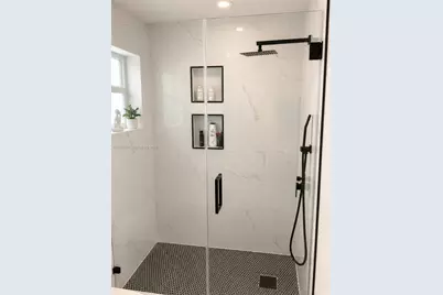 8601 NW 192nd Ter, Hialeah, FL 33015 - Photo 16