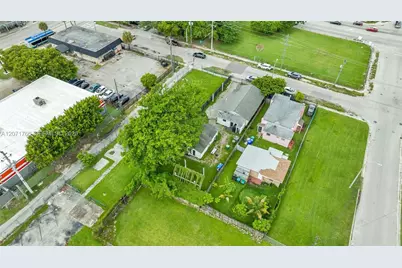 8011 NE Miami Ct, Miami, FL 33138 - Photo 18