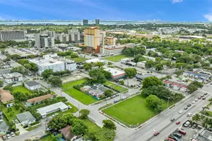 8011 NE Miami Ct, Miami, FL 33138 - Photo 12