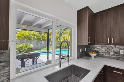 8520 SW 151st Street, Palmetto Bay, FL 33158 - Photo 22