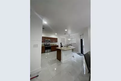 9260 W 35th Ln, Hialeah, FL 33018 - Photo 4