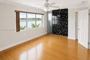 2561 W 60th Pl, Hialeah, FL 33016 - Photo 10