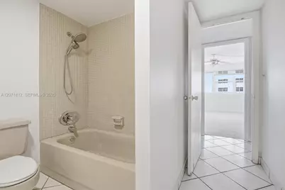 111 Golden Isles Dr #G12, Hallandale Beach, FL 33009 - Photo 12
