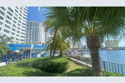 999 Brickell Bay Dr #809, Miami, FL 33131 - Photo 26