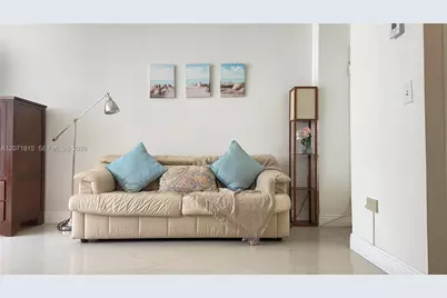 999 Brickell Bay Dr #809, Miami, FL 33131 - Photo 6
