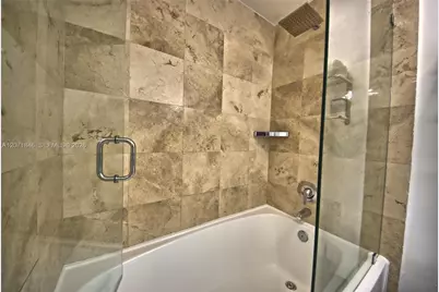 170 SE 14th St #2303, Miami, FL 33131 - Photo 22
