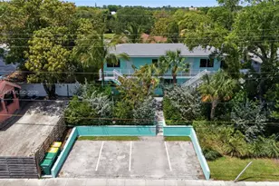 127 NW 74th St, Miami, FL 33150 - Photo 12