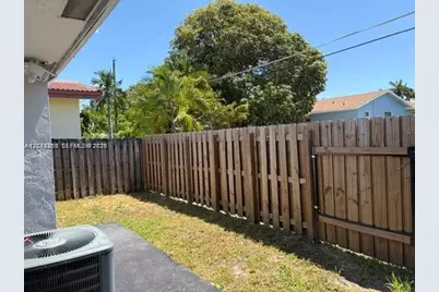 206 NE 1st Ct #1 North, Dania Beach, FL 33004 - Photo 14