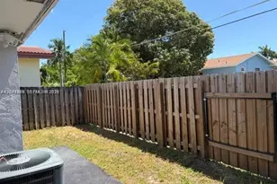 206 NE 1st Ct, Dania Beach, FL 33004 - Photo 14