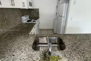 15324 SW 72nd St, Miami, FL 33193 - Photo 4