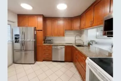 215 SE 3rd Ave #308C, Hallandale Beach, FL 33009 - Photo 4