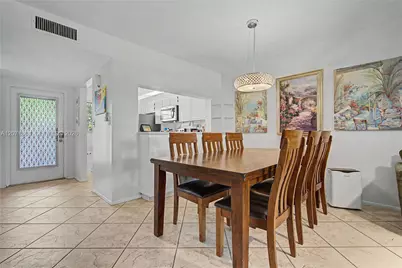 9520 Seagrape Dr #205, Davie, FL 33324 - Photo 4