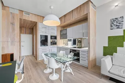 2001 Meridian Ave #518, Miami Beach, FL 33139 - Photo 2